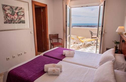 Puerto de la Torre Hotel | Relax at Hotel Villa Guadalupe with Pool & Spa Amenities
