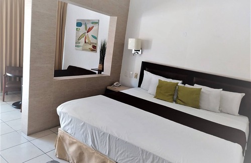 Centro Hotel | Guest Favorite: Hotel Villa las Rosas with Spa & Family Perks
