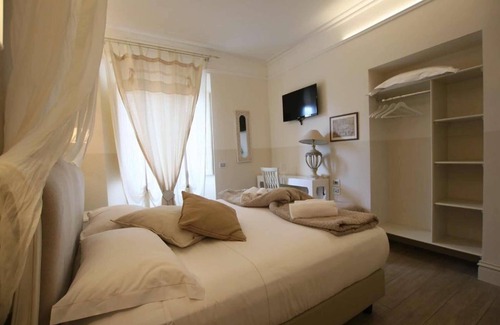 Quercianella Hotel | Discover Hotel Villa Margherita: Pool, Spa & Family-Friendly