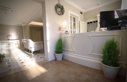 Quercianella Hotel | Discover Hotel Villa Margherita: Pool, Spa & Family-Friendly