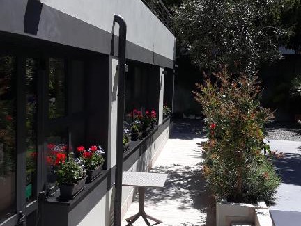 Bordighera Hotel | Discover Hotel Villa MIKI: Private Beach & Ocean Views
