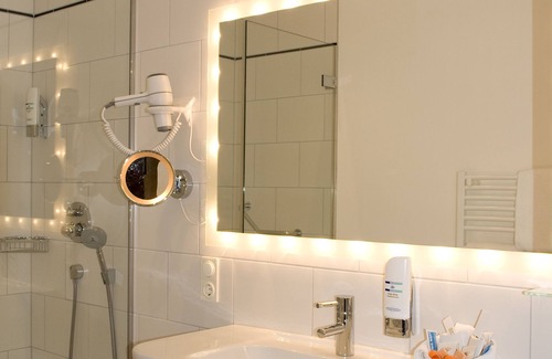 Jagervorstadt Hotel | Elegant Hotel Villa Monte Vino: Spa & Family-Friendly Stays