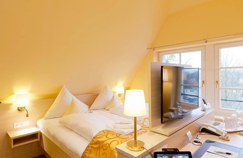 Jagervorstadt Hotel | Elegant Hotel Villa Monte Vino: Spa & Family-Friendly Stays