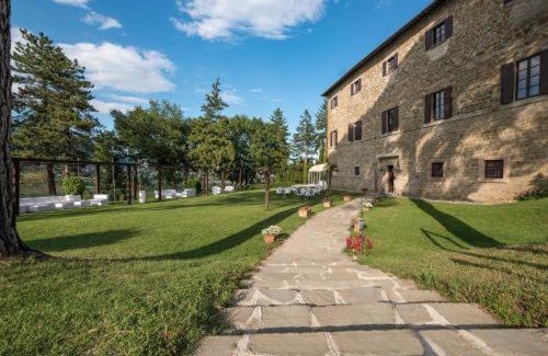 Monteluiano Hotel | Cozy Hotel Villa Montegranelli with Ocean Views & Pool