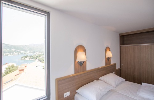 Stikovica Bed & Breakfast | Discover Hotel Villa Paradiso: Family-Friendly Getaway