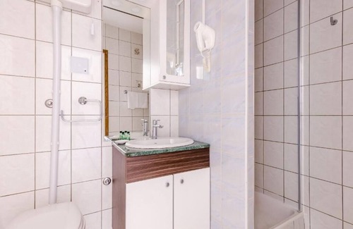 Stikovica Bed & Breakfast | Discover Hotel Villa Paradiso: Family-Friendly Getaway