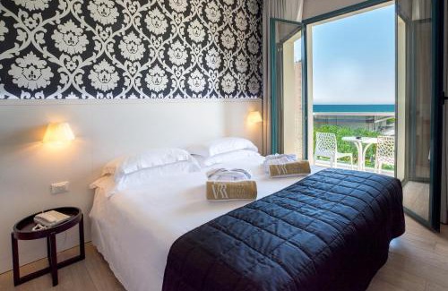 Marina Centro Hotel | Cozy Hotel Villa Rosa Riviera with Oceanfront Views