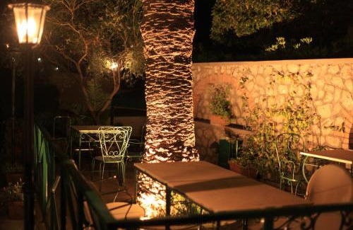 Tiberio Hotel | Elegant Oceanfront Retreat at Hotel Villa Sarah