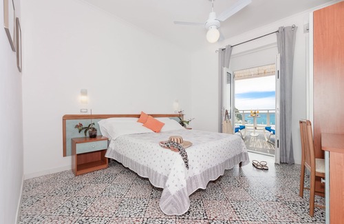 Sant'Angelo Hotel | Oceanfront Retreat at Hotel Villa Sirena with Pool & Spa