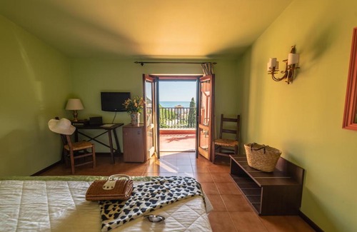 Villagonia Hotel | Oceanfront Bliss at Hotel Villa Sirina - 4-Star Escape