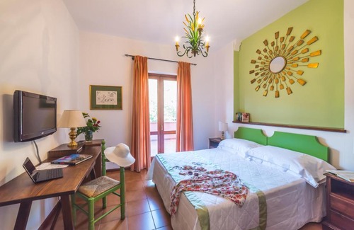 Villagonia Hotel | Oceanfront Bliss at Hotel Villa Sirina - 4-Star Escape