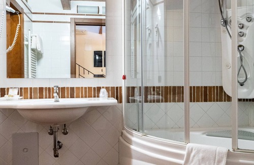 Atena Lucana Hotel | Hotel Villa Venus: 4-Star Retreat with Ocean View & Spa