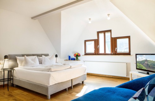 Cochem Bed & Breakfast | Guest Rated Hotel Villa Vinum Cochem with Ocean View