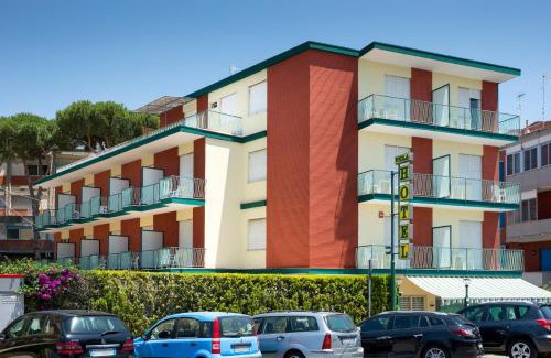 Gaeta Hotel | Hotel Viola: Family-Friendly Stay with Hot Tub and Dining