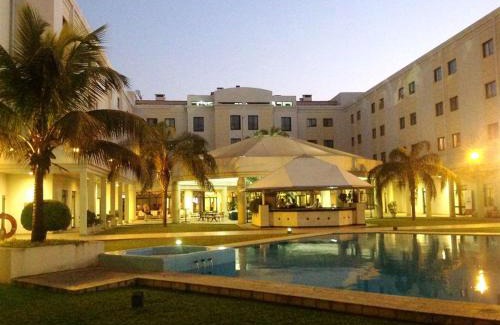 Central C Hotel | Experience Comfort at Hotel Vip Grand Maputo with Pool & Breakfast