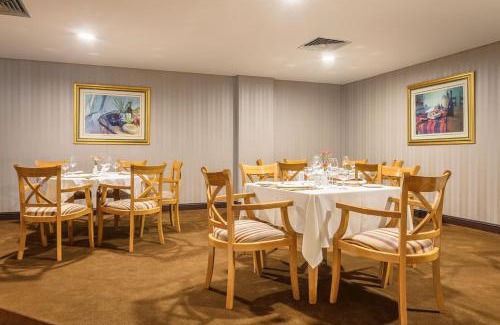 Central C Hotel | Experience Comfort at Hotel Vip Grand Maputo with Pool & Breakfast