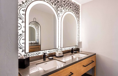 Lower State Hotel | Experience Hotel Virginia Santa Barbara with Ocean Views & Spa