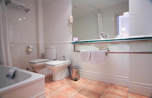 Arnedo Hotel | Discover Comfort at Hotel Virrey with Pet-Friendly Amenities