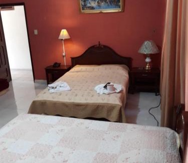 Santa Cruz Hotel | Discover Hotel Viru Viru 1: Family-Friendly with Pool