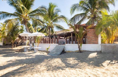 Barra de Potosi Hotel | Relax at Hotel Vista Guamilule with Oceanfront Views
