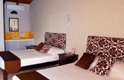 Barra de Potosi Hotel | Relax at Hotel Vista Guamilule with Oceanfront Views