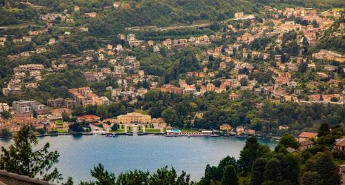 Brunate Hotel | Discover Hotel Vista Lago: Family-Friendly Retreat Awaits
