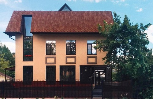 Sergiyev Posad Hotel | Budget-Friendly Hotel Vladimirskaya: Pet Friendly & Breakfast