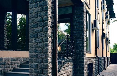 Sergiyev Posad Hotel | Budget-Friendly Hotel Vladimirskaya: Pet Friendly & Breakfast