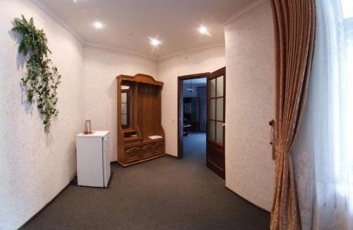 Zarichnyi District Hotel | Budget-Friendly Hotel Voskresensky: Pet & Child Friendly