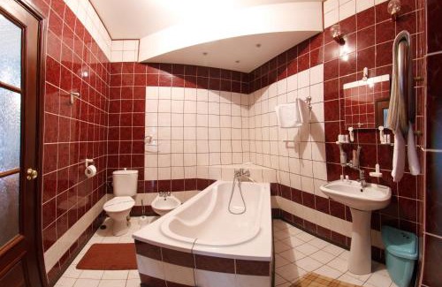 Zarichnyi District Hotel | Budget-Friendly Hotel Voskresensky: Pet & Child Friendly