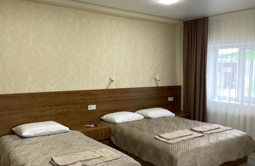Uman Hotel | Budget-Friendly Hotel Voyage with Breakfast & Pet Amenities