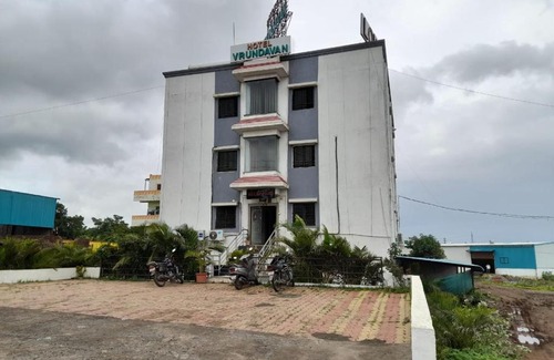 Ranjangaon Hotel | Comfortable Stay at Hotel Vrundavan - Family Friendly Amenities