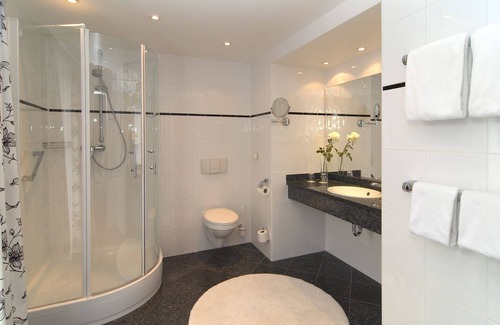 Reutlingen Hotel | Guest Rated 9.2: Hotel Württemberger Hof with Breakfast & Access