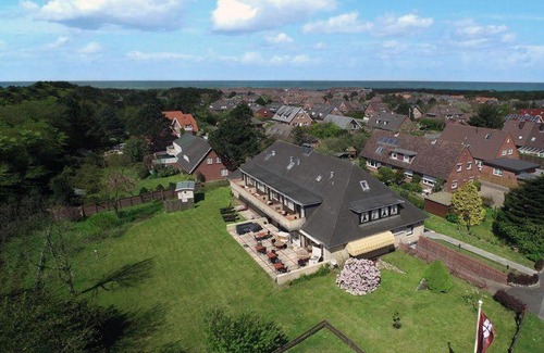 Westerland House | Family-Friendly Stay at Haus-Sonnengruss-Duhnen, 4-Star Retreat
