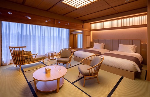 Takarazuka House | Experience Comfort at Hotel Wakamizu with Spa & Hot Tub