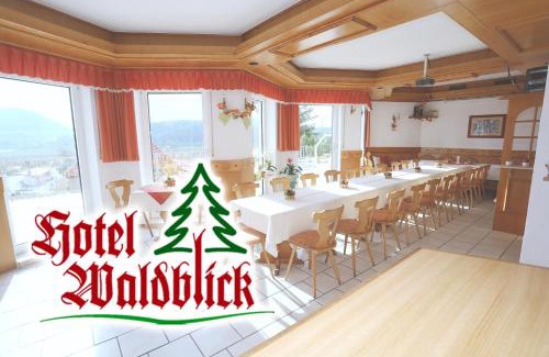 Treffurt Hotel | Discover Hotel Waldblick: Family-Friendly Retreat with Dining