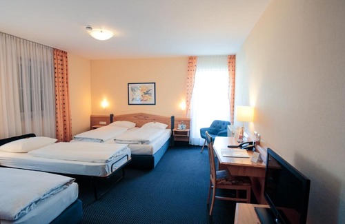 Kist Hotel | Welcoming Hotel Waldeck Garni with Family-Friendly Amenities