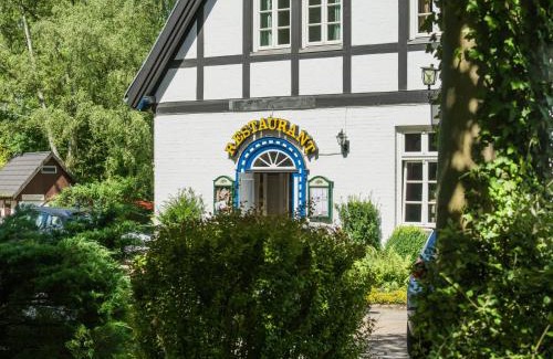 Aumuehle Hotel | Inviting Hotel Waldesruh Am See: Pet Friendly & Family Fun