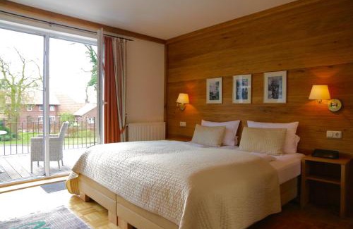 Friesoythe Hotel | Welcoming Hotel Waldgasthof Schöning with Hot Tub & Breakfast