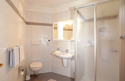 Sciaves Hotel | Experience Comfort at Hotel Waldheim with Pool & Spa