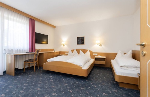 Sciaves Hotel | Experience Comfort at Hotel Waldheim with Pool & Spa