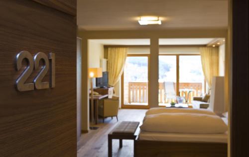 Perca Hotel | Hotel Waldhof: Oceanfront Bliss with Spa and Pool Access