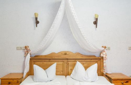 Guentersberge House | Pet-Friendly Hotel Waldoase Hirschbüchenkopf with Pool