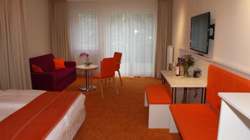 Seeheilbad Graal-Muritz Hotel | Discover Comfort at Hotel Waldperle with Family-Friendly Amenities
