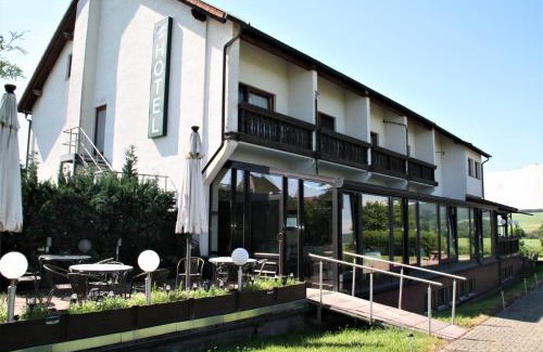 Dankmarshausen Hotel | Explore Hotel Waldschlösschen: Pet-Friendly Retreat