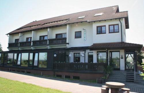 Dankmarshausen Hotel | Explore Hotel Waldschlösschen: Pet-Friendly Retreat