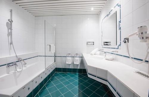 Wals Hotel | Relax at Hotel Walserwirt: 4-Star Spa and Pool Retreat