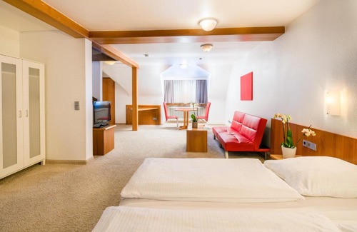 Boeblingen Hotel | Convenient Hotel Wanner: Family-Friendly & Accessible Stay