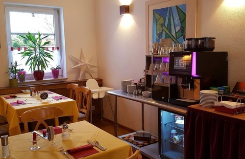 Zittau House | Comfortable Stay at Hotel Weberhof - Pet Friendly Options