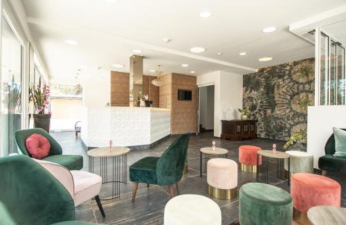 Munderfing Hotel | Elegant Hotel Weiß: Guest Rated 9/10 with Hot Tub & Breakfast